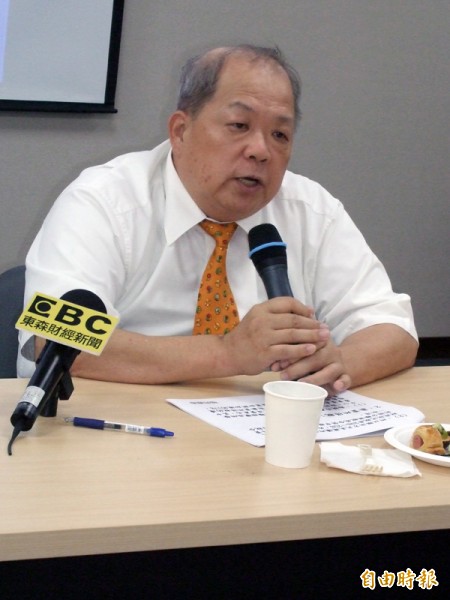 黃顯華︰股市沒量是「國安問題」