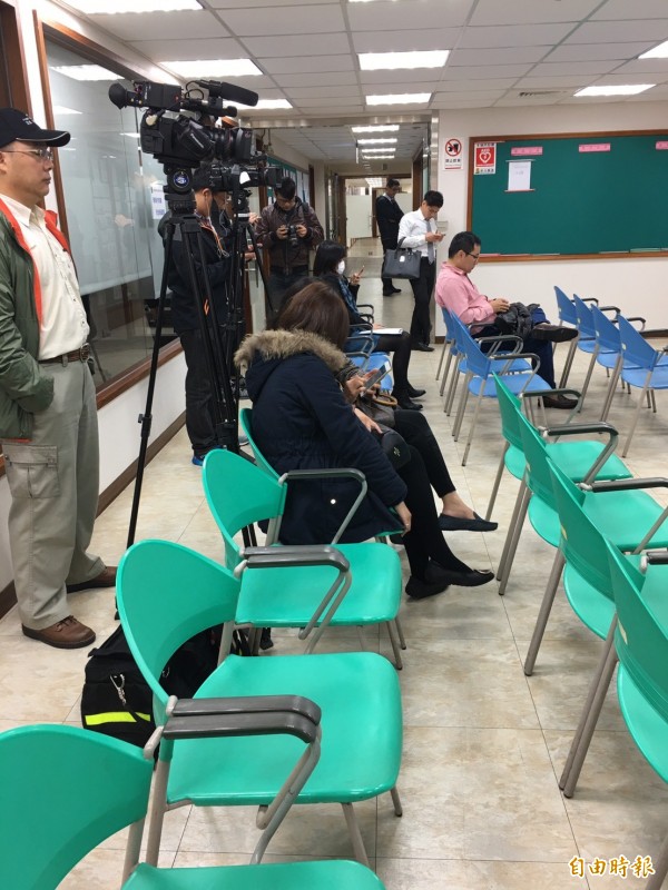名媛陸勝文帝寶標售戶 二度流標作收