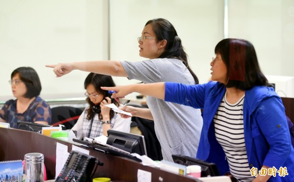 川普說美元太強損經濟 台幣早盤勁揚逾兩角