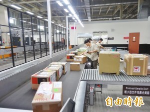 海購族哭哭! 進口貨物免稅門檻降為2000元