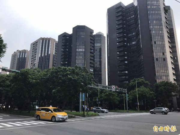 Q2商辦價格由下跌轉盤整 租金收益率維持2.44%