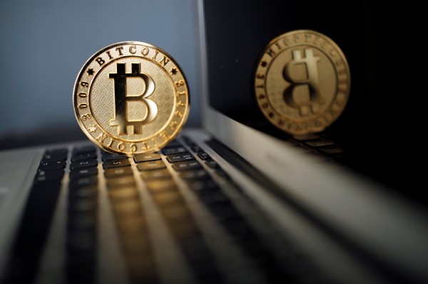 投資人恐慌拋售 虛擬貨幣以太幣回跌逾50%
