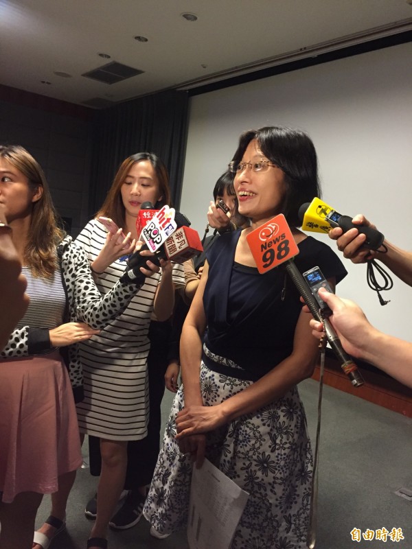 7月景氣燈號 續亮黃藍燈