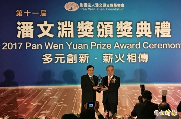 獲頒潘文淵獎 許勝雄:我年輕時也曾疑惑未來