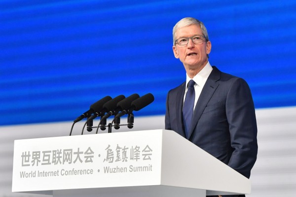 不怕AI超越人 庫克:擔心人像機器一樣思考