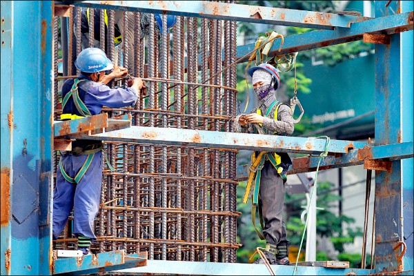 東鋼越南廠3月接單 今年營收挑戰百億