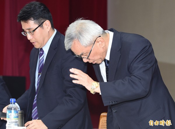 彰銀證實東莞分行收回扣 2人就任1年多收23萬