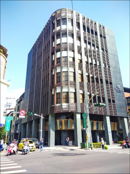 高雄新建商旅 沒開幕就淪法拍