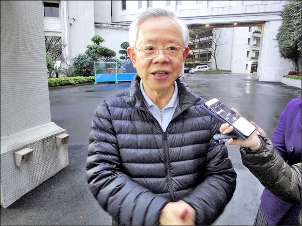 央行總裁最後1天 彭老週日還加班