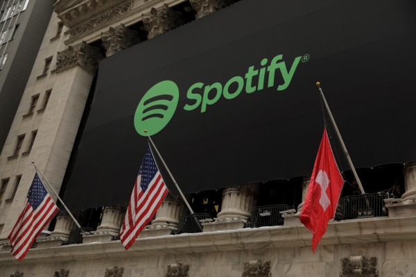 瑞典、瑞士傻傻分不清楚?Spotify紐約上市掛錯國旗