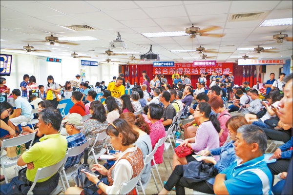 <封面故事>輕鬆節稅1 —2選1的難題 扣除額超過9萬 選擇列舉扣除額較有利