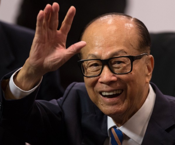 超人的最後一次!香港首富李嘉誠今股東會正式退休
