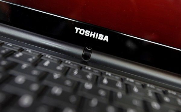 郭董揮軍PC市場 夏普10億買下東芝電腦事業