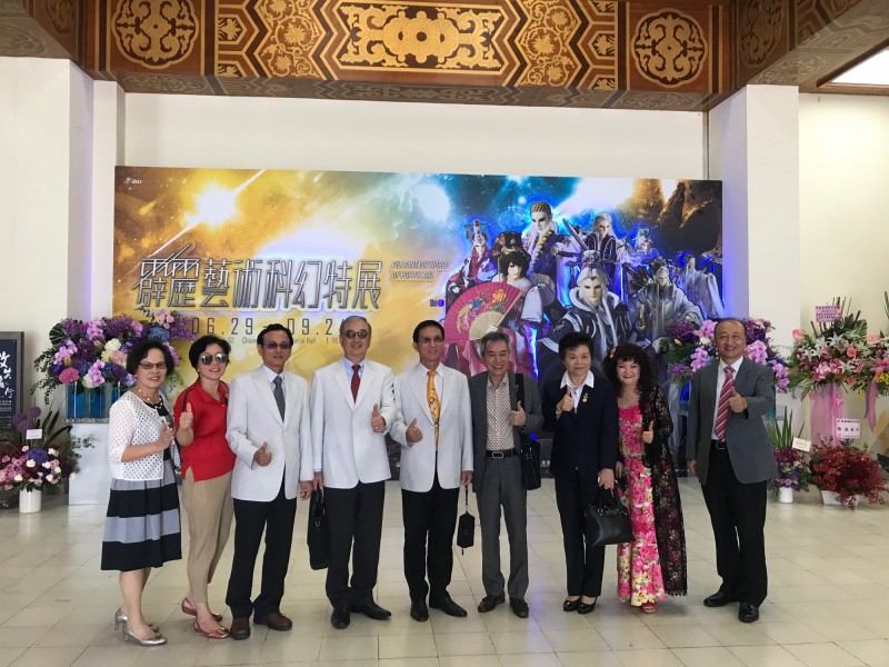 霹靂自6月29日起於中正紀念堂舉辦「霹靂藝術科幻特展」，受惠於大展帶來的門票收入及商品銷售收入，7月營收為0.55億元。（業者提供）