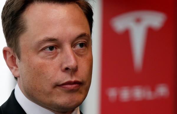 特斯拉執行長馬斯克（Elon Musk）在推特上透露，「正考慮將特斯拉變成私人公司，每股420美元，資金不是問題。」（路透資料照）