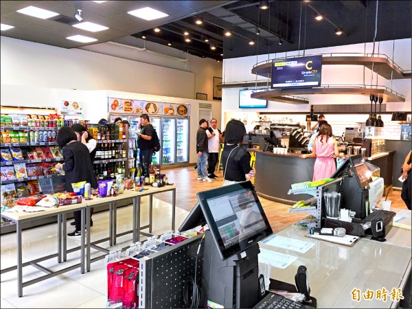 瞄準上班族 美廉城超主打超商餐廳