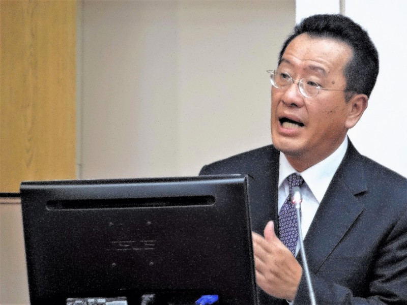 金管會主委顧立雄表示，我國開放的純網銀是綜合性執照，可經營一般銀行業務（記者王孟倫攝）