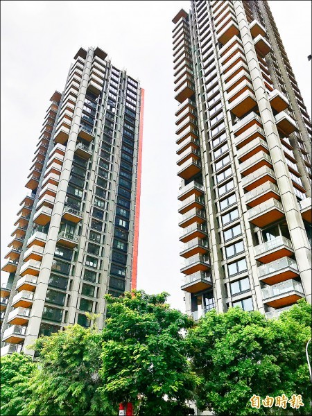 元利董座林敏雄則將「One Park Taipei元利信義聯勤」南棟頂樓當作自用住所。（記者徐義平攝）