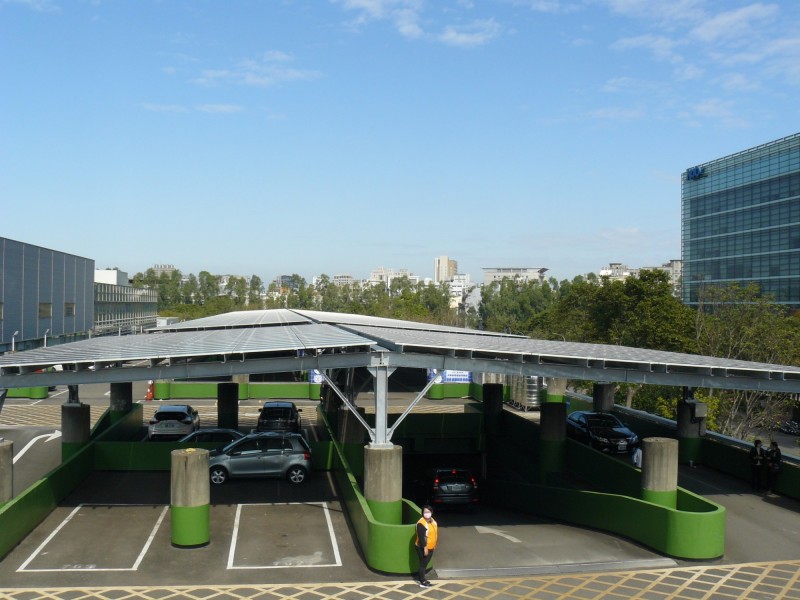 竹科與中租打造北部最大公有停車場型太陽能電廠今啟用（記者洪友芳攝）