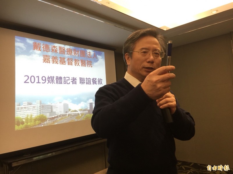 嘉義基督教醫院院長姚維仁上任以照顧員工為要，昨提及與工會經溝通、協商，從抗爭、對立已轉為監督、合作的關係。（記者王善嬿攝）