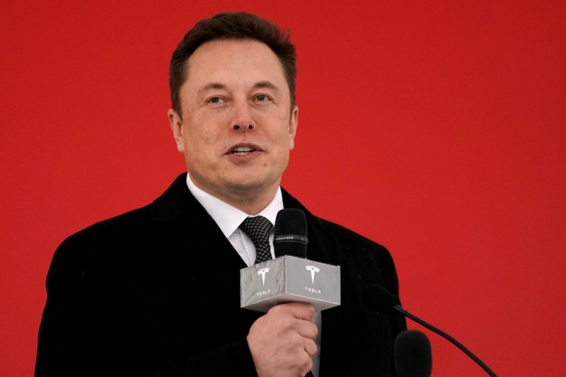 在電動車大廠特斯拉(Tesla)執行長馬斯克(Elon Musk)18日稱將裁員裁員7%後,《彭博》指出,這波裁員將包括特斯拉在加州大本營的1千多名員工。馬斯克也在日前表示,為了生產平價電動車,特斯拉必須狠下心裁員。(路透)
