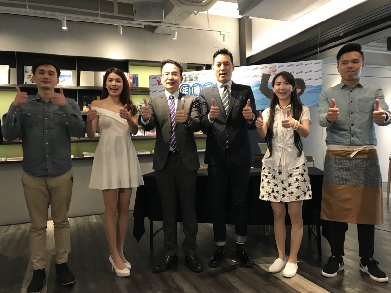 yes123求職網發佈「豬年轉職潮與企業徵才留才調查」結果,「科技資訊業」、「餐飲住宿與休閒旅遊業」、「傳統製造業」等3行業徵才職缺相對為多。(記者李雅雯攝)