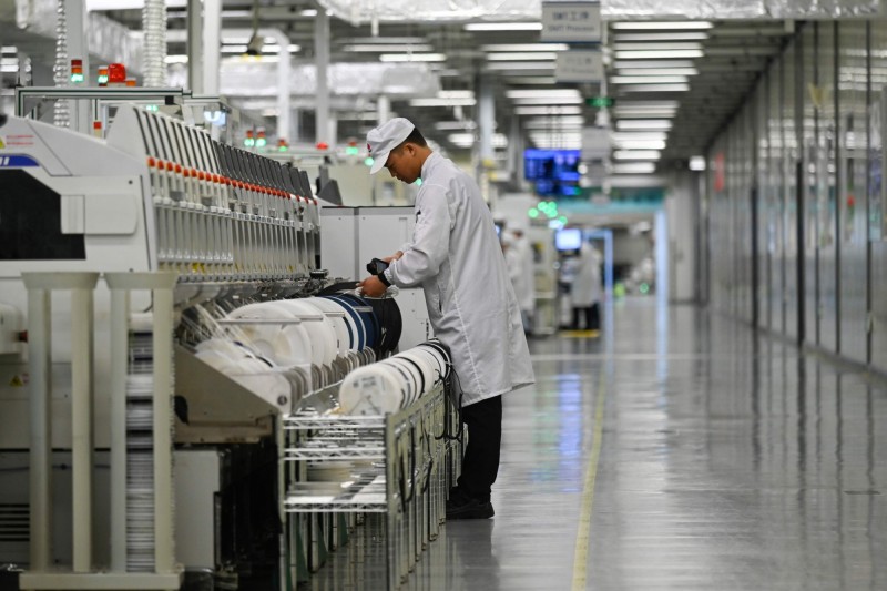 賣不動!2月中國手機出貨量慘跌19.9% 創3年新低