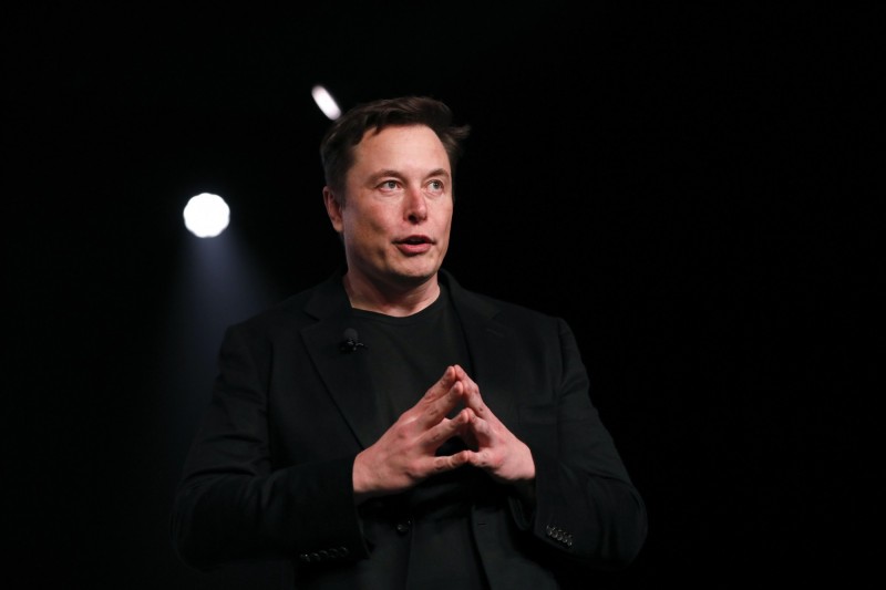 電動車廠特斯拉(Tesla)執行長馬斯克(Elon Musk)今(15)在推特上表示,有望在今年或明年在印度設廠。(彭博)