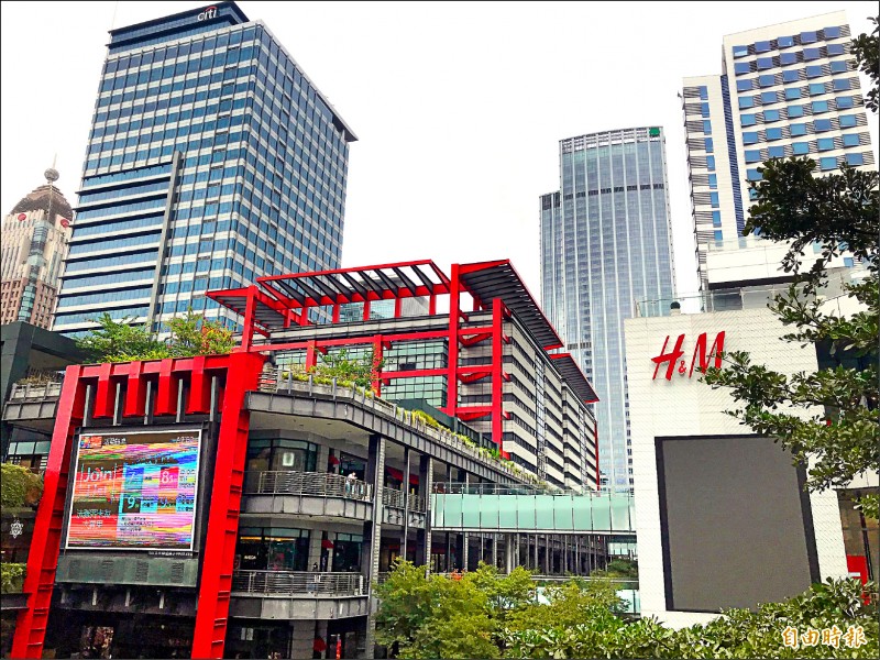 商辦每月每坪租金 國泰置地廣場擠進4千元俱樂部