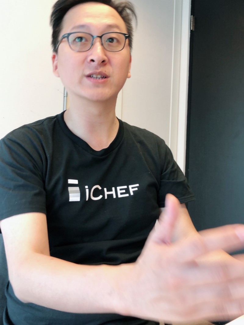 iCHEF共同創辦人程開佑,分析指出,台灣的義式咖啡業者,已經走出另1個台灣獨有的風格,讓咖啡廳成為隨時可去的場所,而且也不限點咖啡,還有風味飲獲其他餐食。(記者陳炳宏攝)
