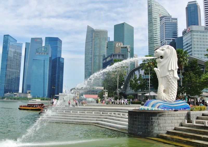 隨著本國銀行積極布局東協市場,授信風險也跟著攀升。圖為新加坡地標-魚尾獅(記者王孟倫攝)