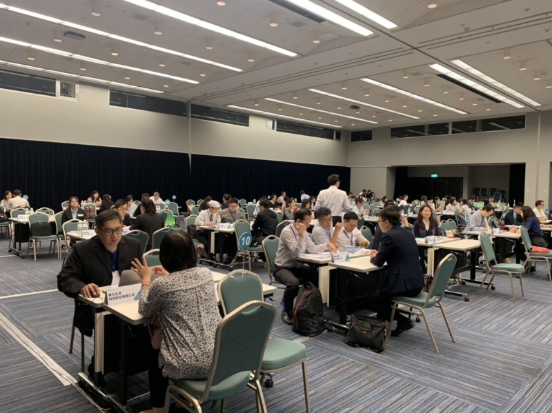 外貿協會與經濟部國貿局舉辦「台灣企業新南向市場攬才媒合會」吸引上百家企業參與。(記者林菁樺攝)
