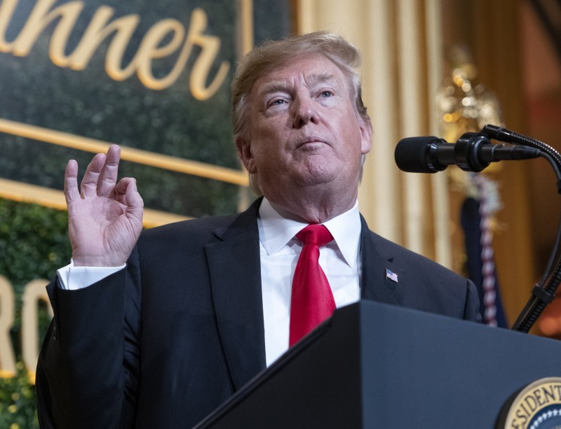 外媒指出,美國總統川普所挑起的貿易戰,已對美國家庭造成的負擔,並幾乎抵消自美國2017年初台減稅法案以來,對美國家庭所帶來的收益。 (歐新社)