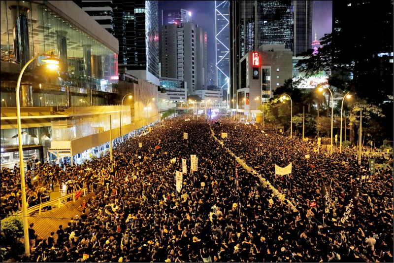 財經觀測站》當經濟100分的港民走上街頭