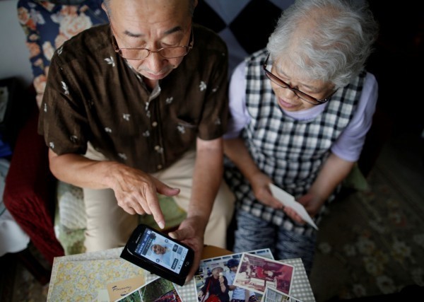 日本金融廳早前發佈的報告指出,日本每對夫婦晚年生活存在2000萬日圓(約台幣575萬)的資金缺口,引發日本大眾不安。圖僅示意與本文無關。(路透)