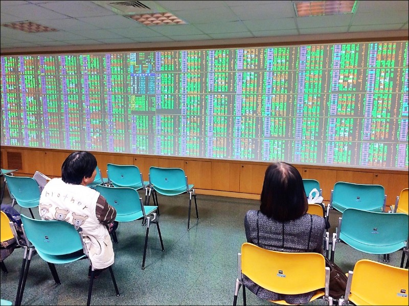 〈財經週報-台股下半年走勢〉不會挑台股 也可以買ETF