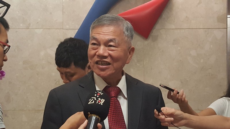 美中貿易戰衝擊國內工具機景氣，經濟部長沈榮津表示，「危機就是轉機」，並開出3對策應對。（記者林菁樺攝）