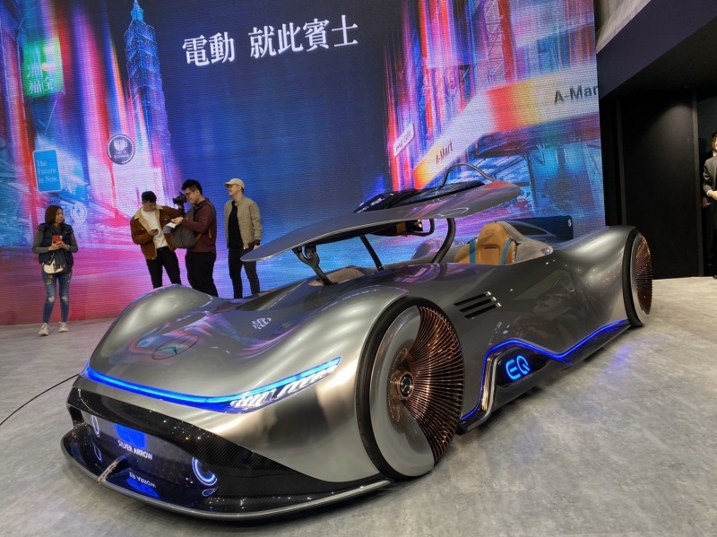 兩年一度2020世界新車大展明日起至2020年1月5日止在南港世貿展覽館登場,共有全球34個汽車品牌參展、超過300輛新車同台爭艷。(記者楊雅民攝)