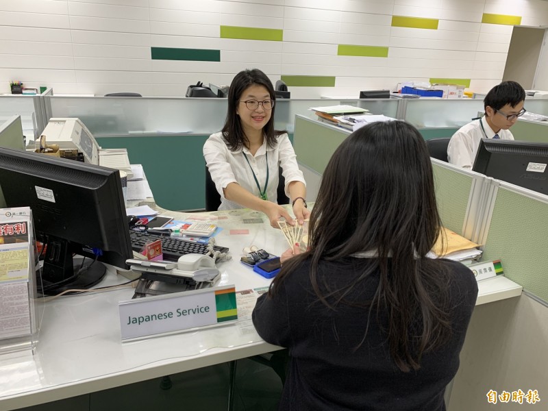 合庫首家雙語分行落腳西門町一銀大稻埕分行中 英 日三語皆通 自由財經