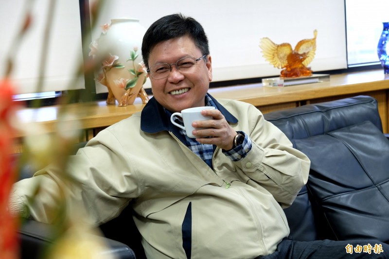 陳伸賢認為，離岸風電是「兆元產業」，與外國廠商簽約應有附加條約並落實，好讓產業在地化，而不會過度依賴外國廠商。（記者胡志愷攝）