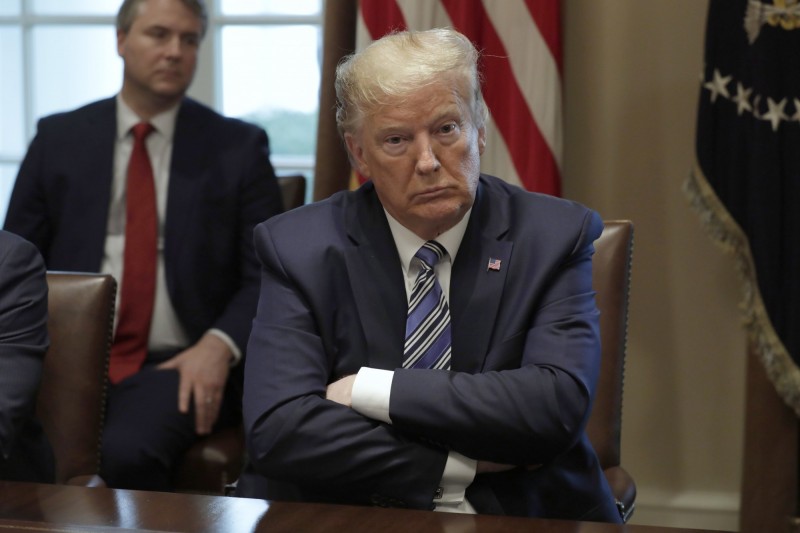 《彭博》指出，為保護美國頁岩油業免於石油衝突，川普可能會對沙烏地阿拉伯等產油國祭出「關稅武器」。（歐新社）