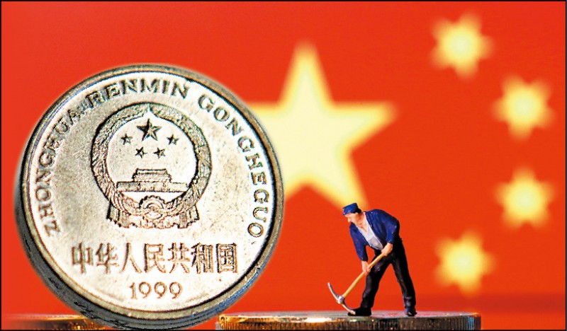 中國人民銀行日前宣布人民幣數位貨幣(DC/EP)將率先在深圳、蘇州、雄安新區、成都等四城市及未來冬奧場景進行內部封閉測試,引發關注。(路透、彭博)