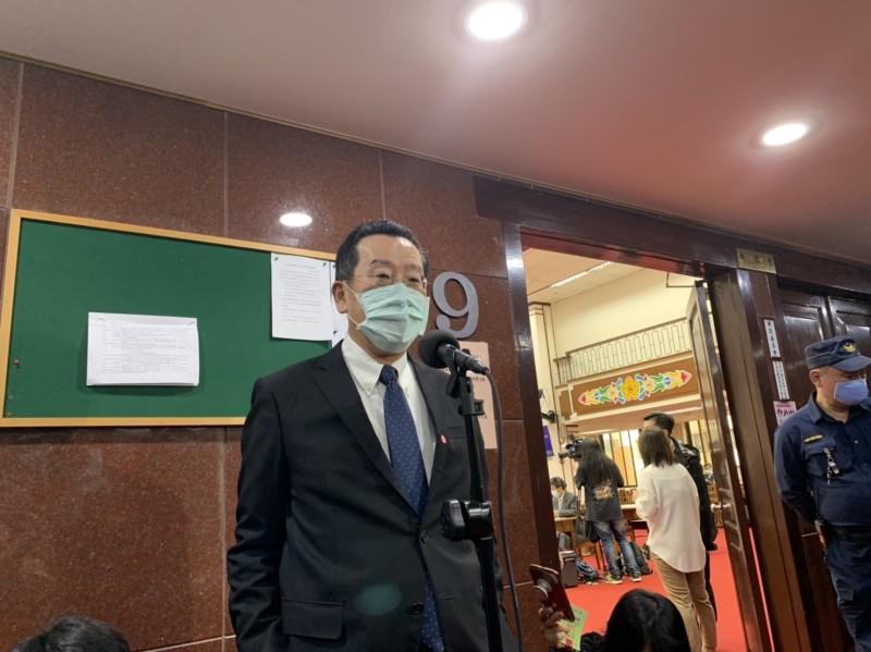 是否要提早結束台股有條件禁空令?金管會主委顧立雄認為,還是要繼續再觀察,畢竟,疫情尚未完全受到控制(記者王孟倫攝)
