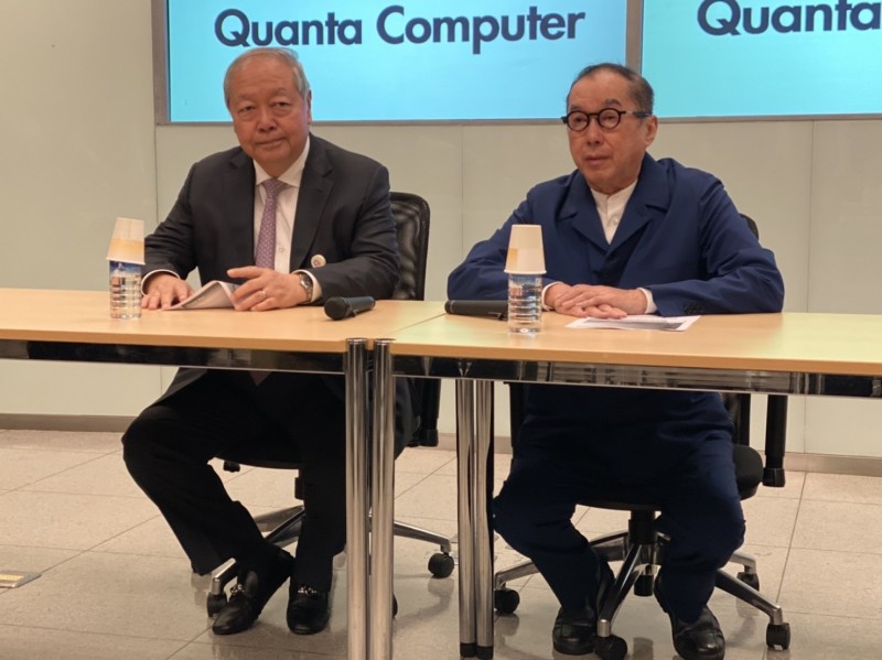 廣達董事長林百里(右)與副董事長梁次震雙雙退出廣明董事會。(記者卓怡君攝)