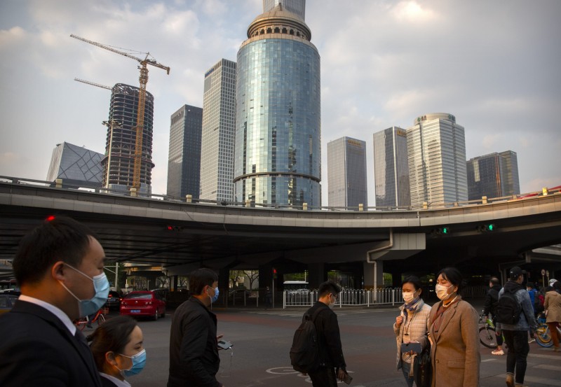 《路透》預料,中國經濟第2季與去年同期相比成長2.5%。(美聯社)