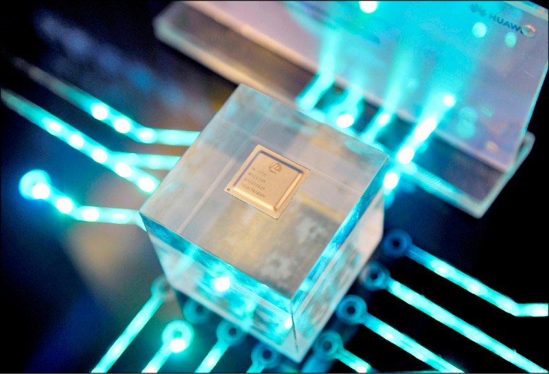 半導體業傳出，華為旗下海思近日大手筆包專機，趕在出貨期限前來台將「貴森森」的晶圓運走。（路透）