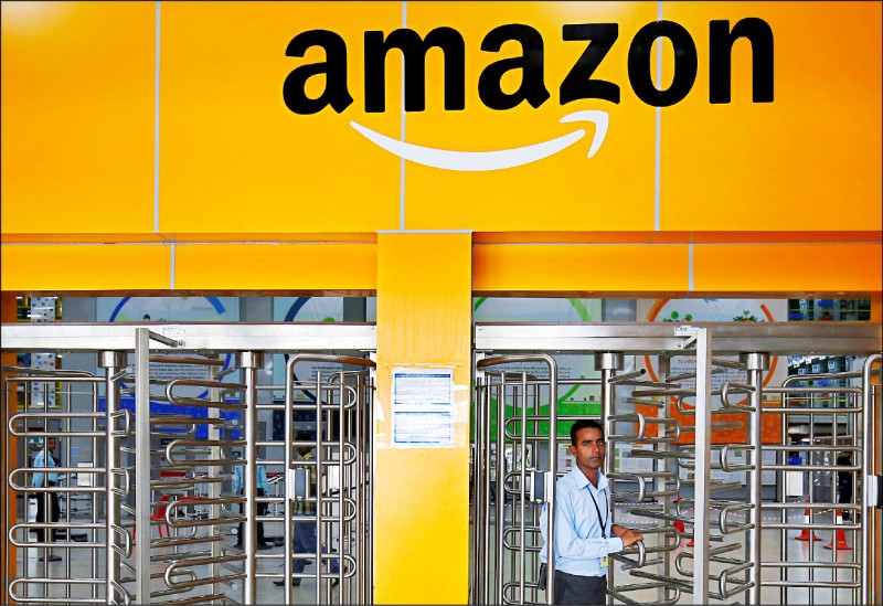印度對亞馬遜和沃爾瑪發出警告，在印度平台上的賣家銷售商品未標明原產國。分析師認為，這是打擊中國進口產品的手段之一。（路透）