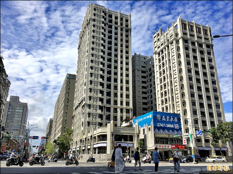 內政部昨發布第二季全國與六都住宅指數，六都全面上漲，除台北市外，其餘五都續創歷史新高。（記者徐義平攝）