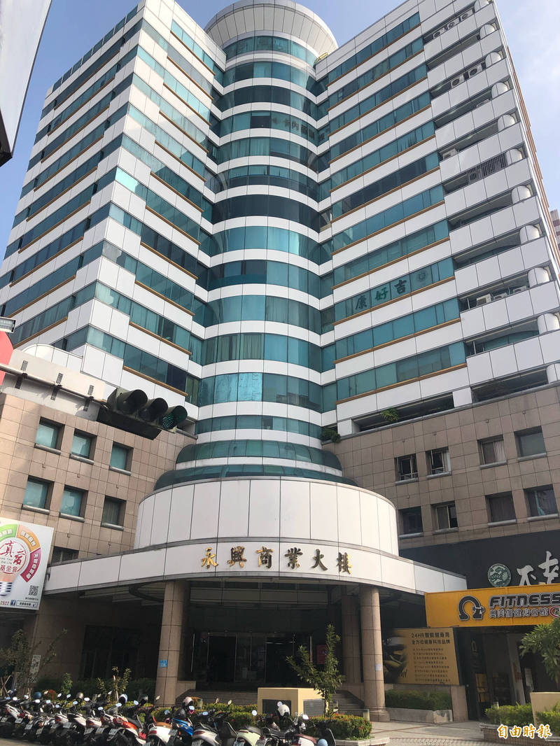 富士康廣告集團台中總公司，位在圖中的商辦大樓內。（記者許國楨攝）