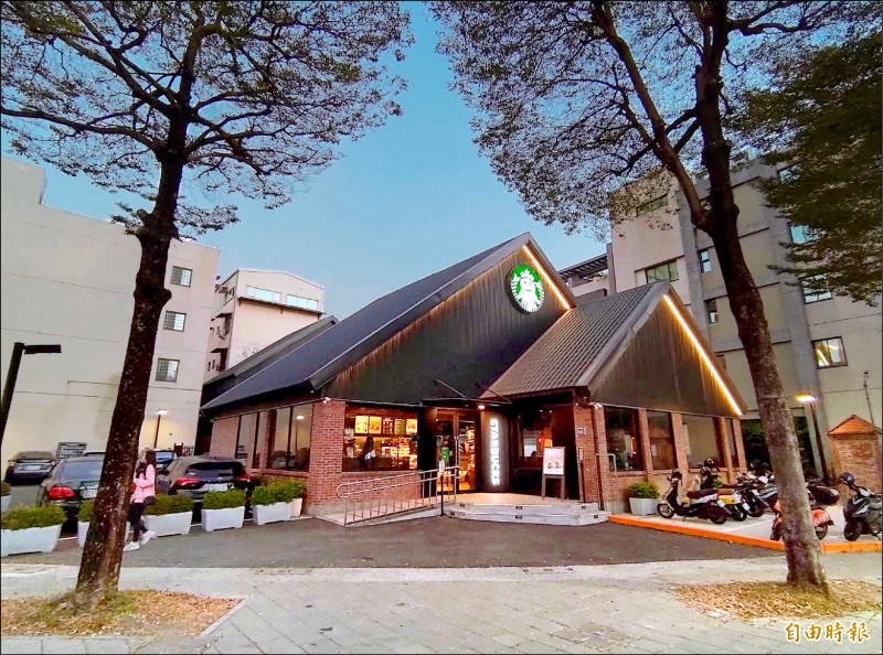 〈財經週報-特色咖啡店〉不只超商 星巴克特色門市好威 - 自由財經